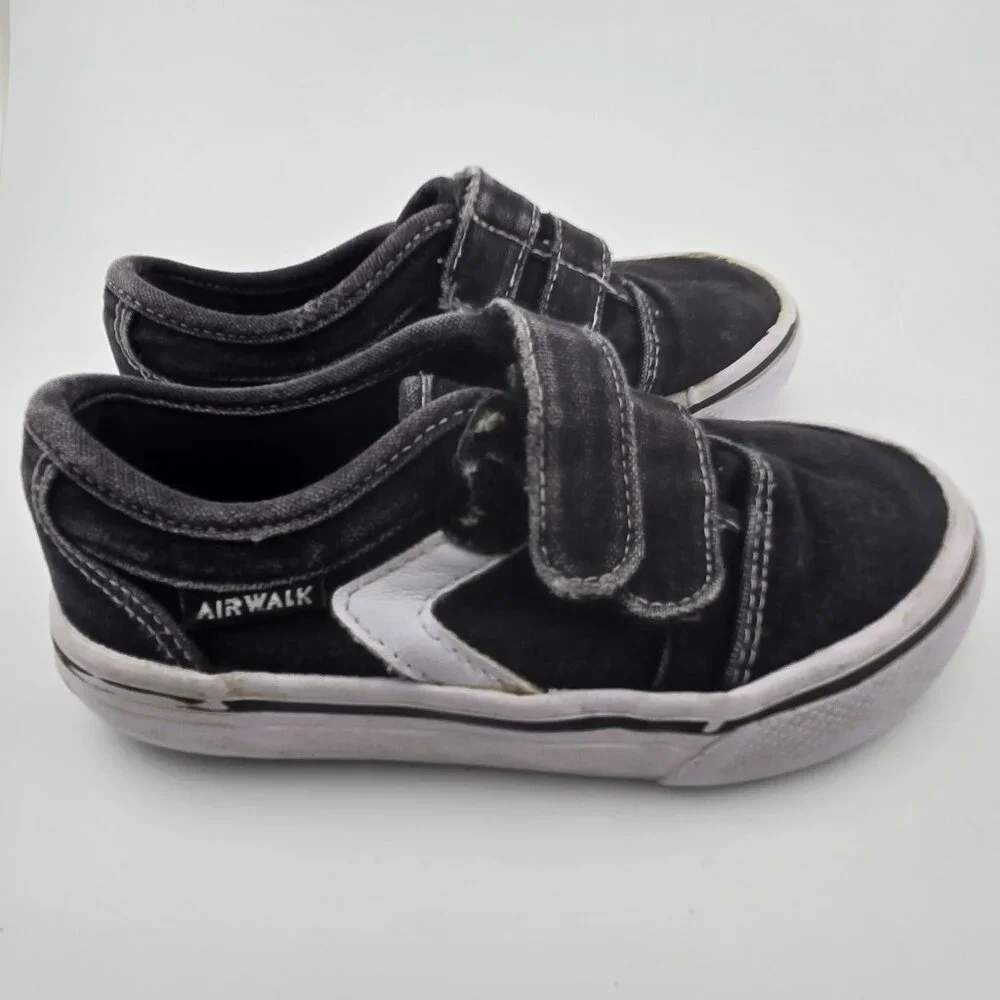 Airwalk Kids Black Canvas Sneakers Size 8W Double Hook & Loop Skate Shoes